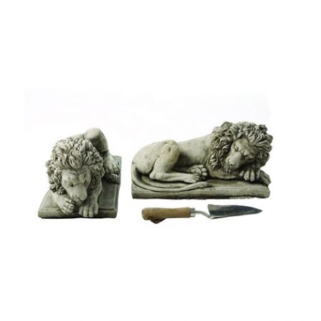 Pair Lion On Plinth